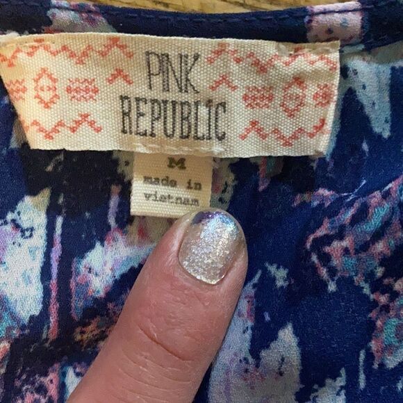 Pink Republic Zipper Back Shirt Size M - Picture 3 of 3